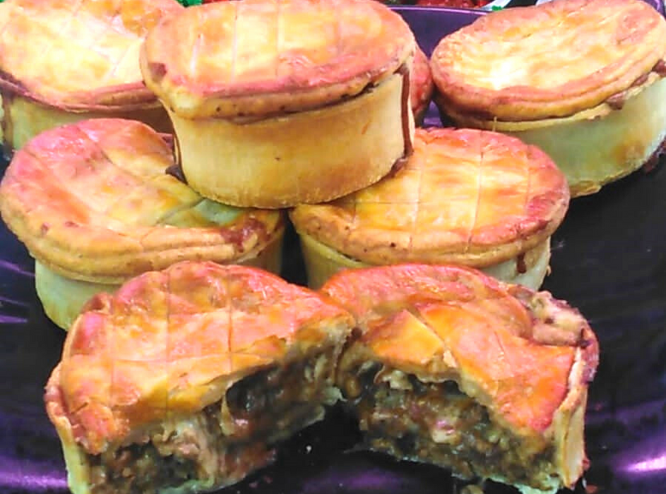 Steak, Black Pudding & Pepper Sauce Pies